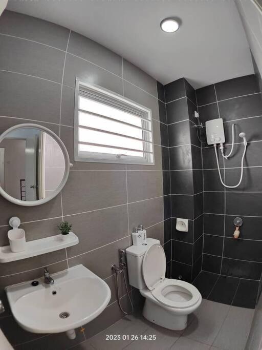 Prima Guest House - Puncak Alam Homestay Mus-Lim Friendly Bandar Puncak Alam 외부 사진